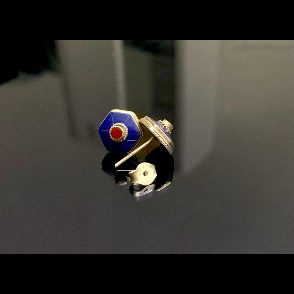 Vintage 925 sterling silver lapis ear stud